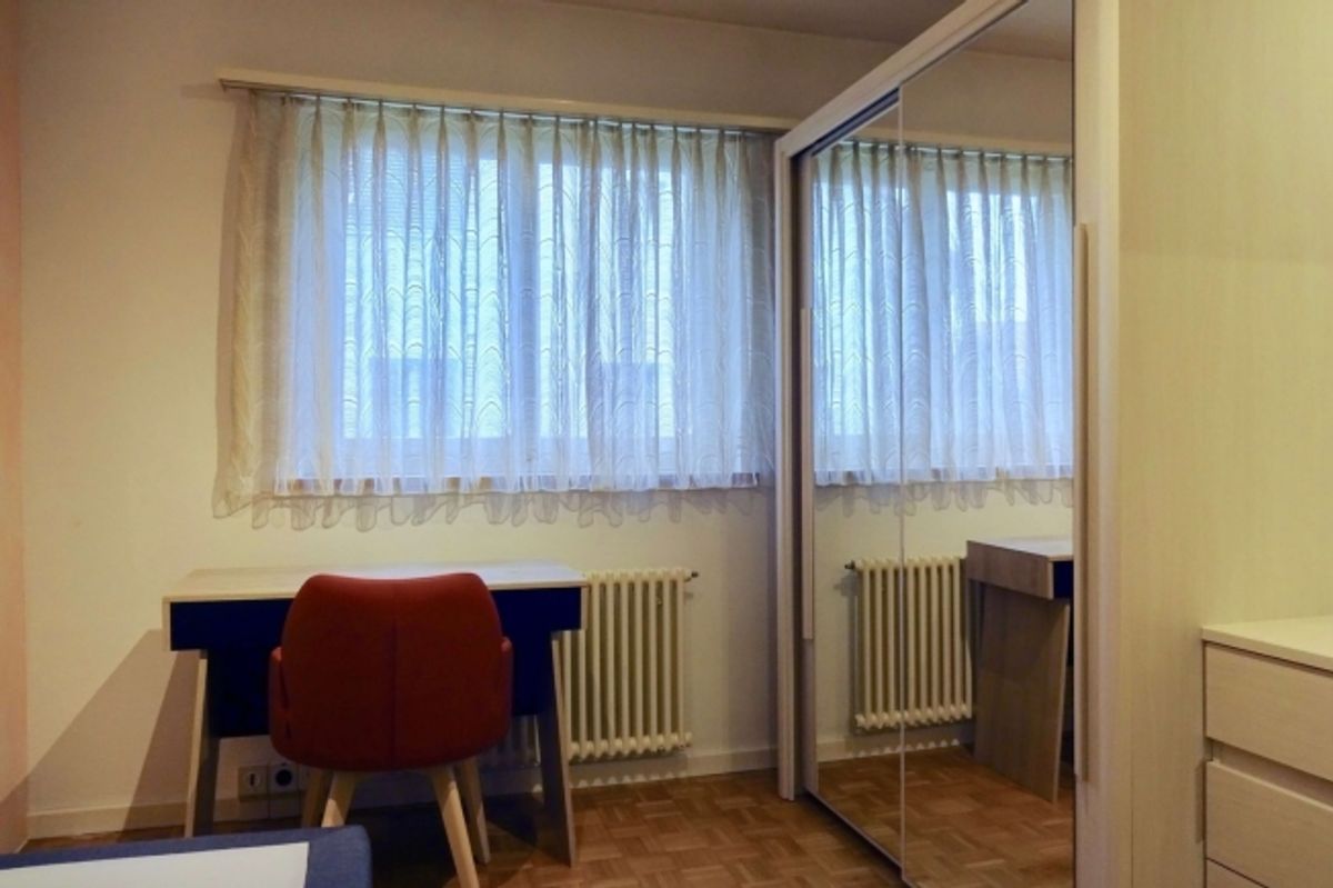 Furnished room in modernised apartment in a top location - 1