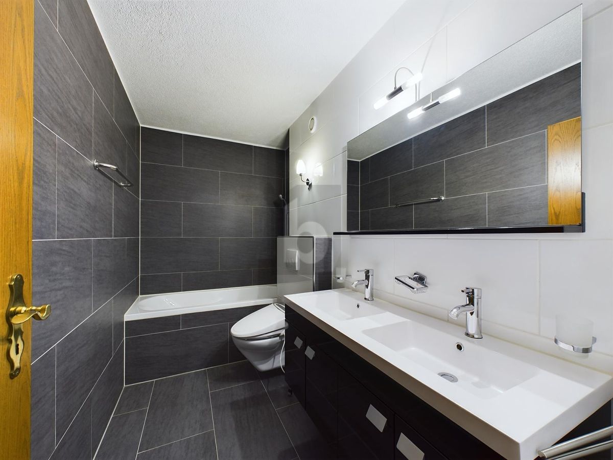MODERN, KOMFORTABEL UND MIT GEMÜTLICHEM BALKON - 3