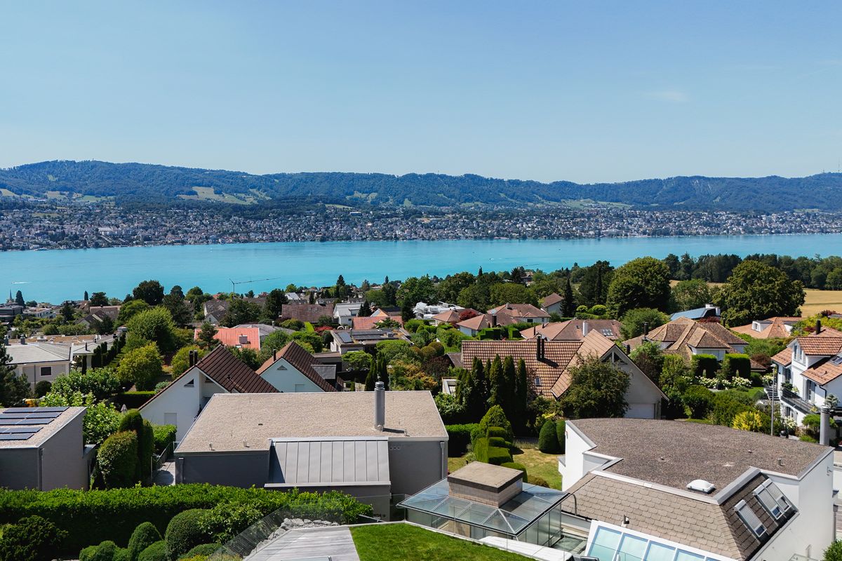Exclusive living above Lake Zurich - 1