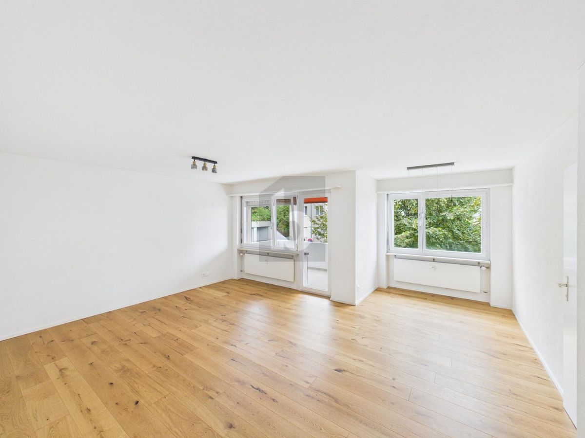 NEU RENOVIERT - GROSSZÜGIGER BALKON UND WEITBLICK - 1