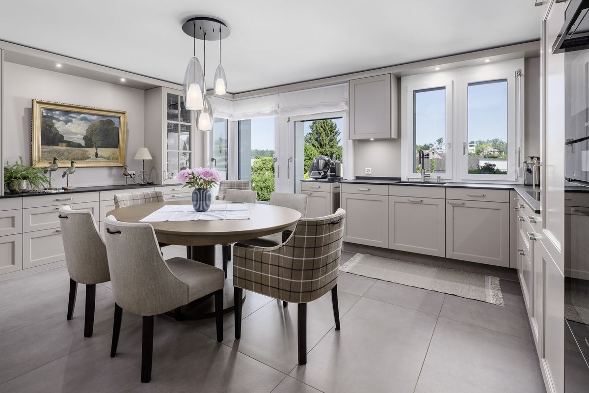 Exclusive living experience with a stunning lake view - 2