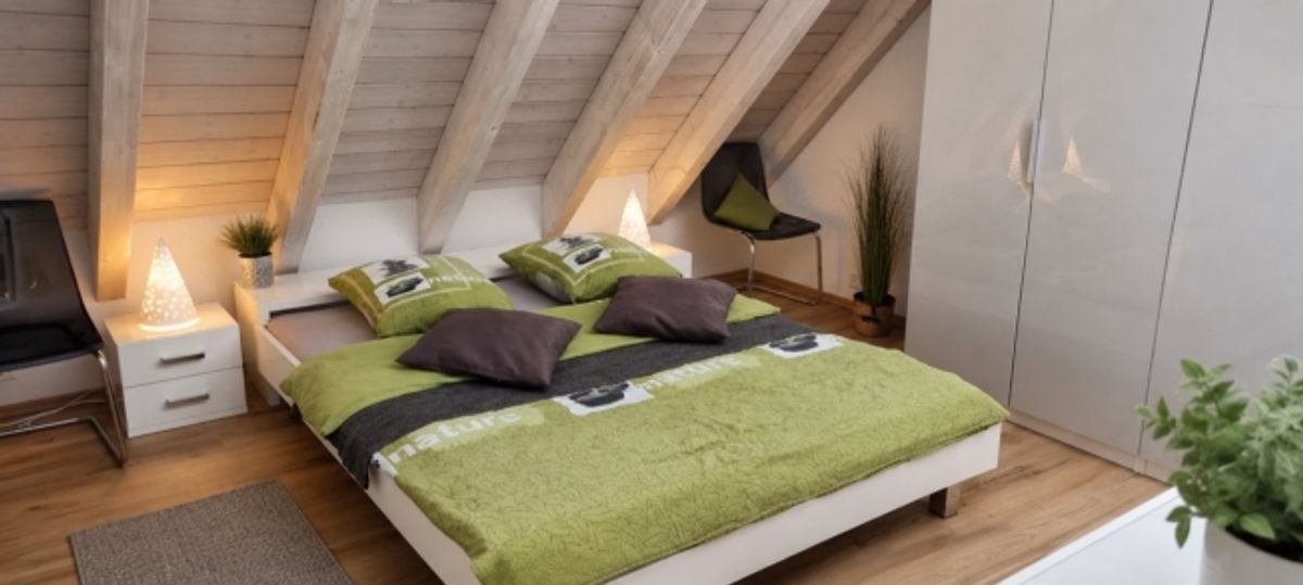 Charmante, möblierte 4-Zimmer-Dachwohnung mit Balkon - 2