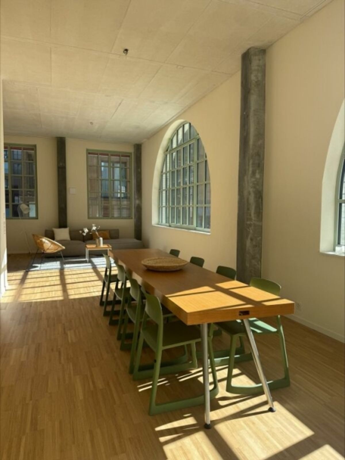 Einzigartige Loftwohnung mit Bogenfenster und Dachterrasse - 1