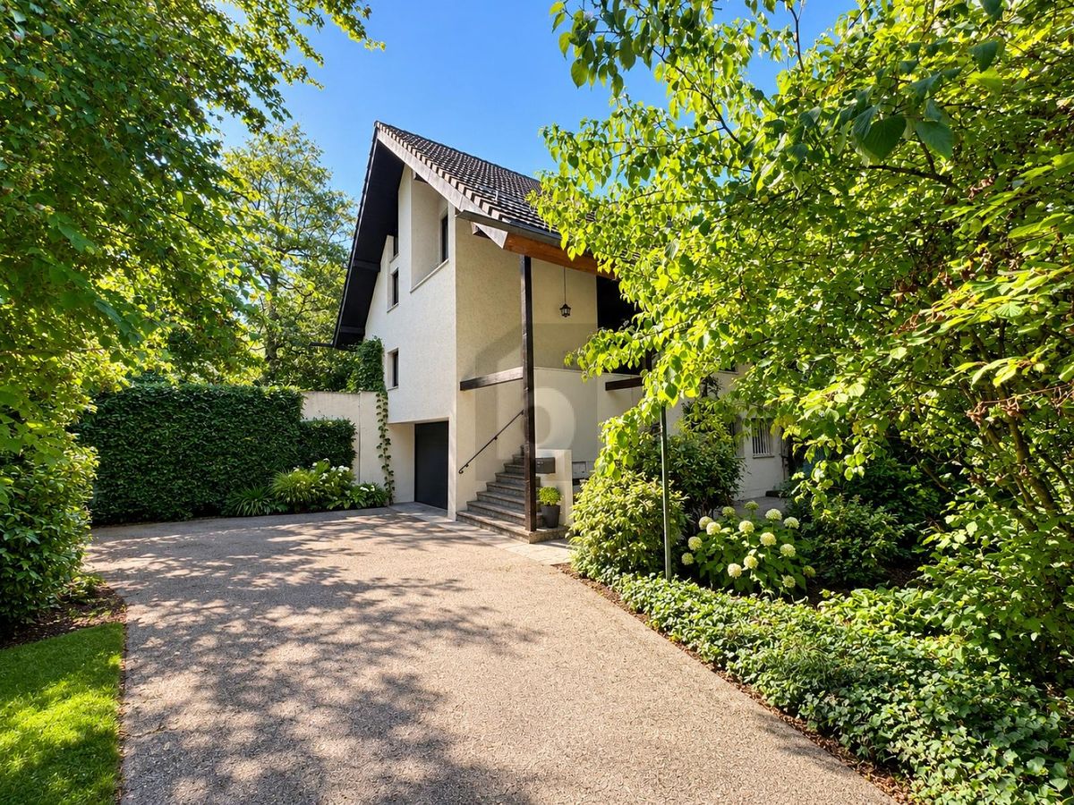 RUHIG, PRIVAT, MIT AUSSICHT - 1