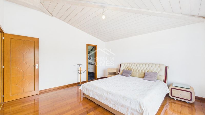 À Courrendlin: Vue, caractère &amp; revenu locatif - 11