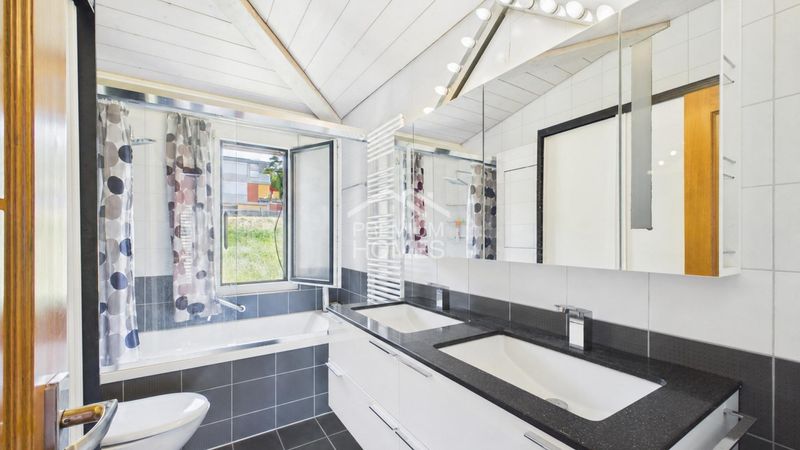 À Courrendlin: Vue, caractère &amp; revenu locatif - 13