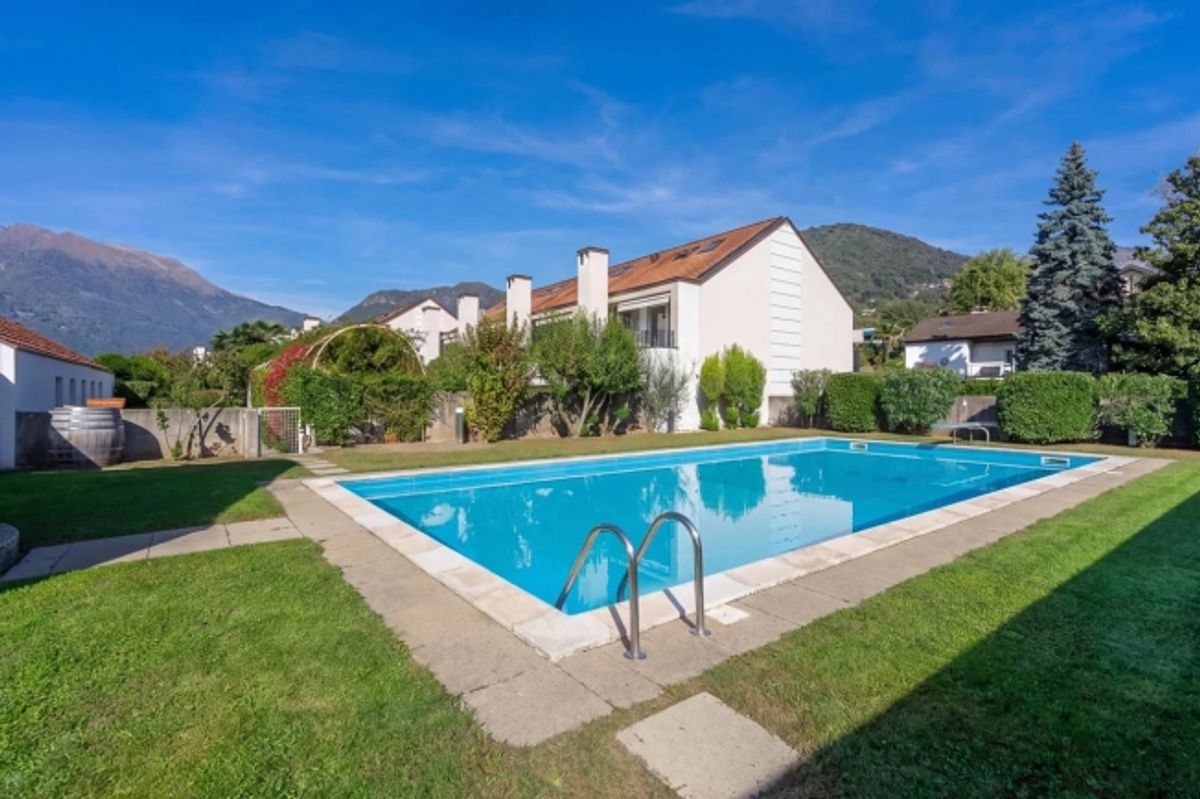 Casa d'angolo a schiera di 5 locali con piscina a Ponte Capriasca - 0