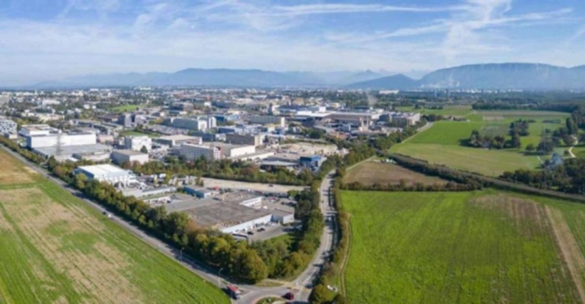 BÂTIMENT MULTIFONCTIONNEL DE 3 NIVEAUX À MEYRIN - 1