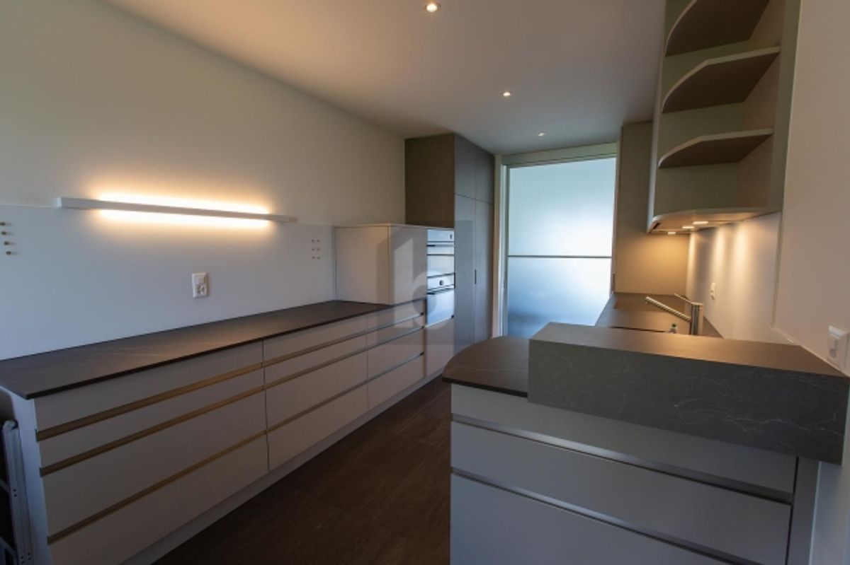 MODERNE ET LUMINEUX, AU DERNIER ETAGE - 2
