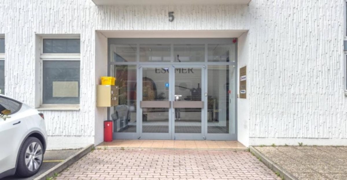 Surface de bureaux-ateliers de 337m2 à Satigny - 9