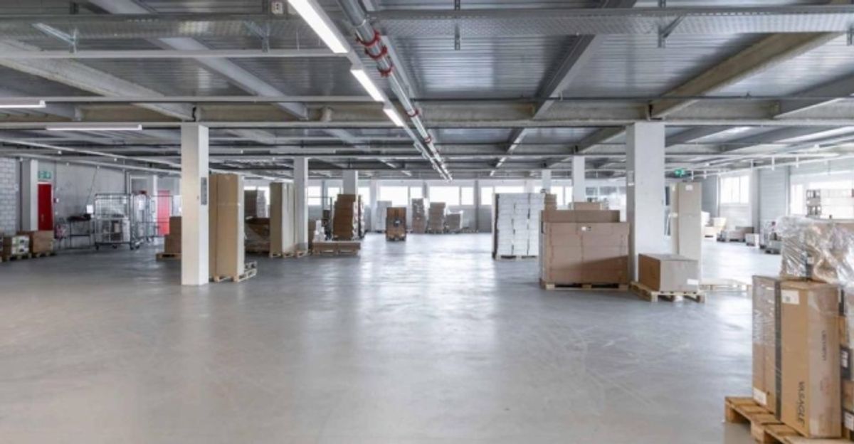 RARE ! Surface de stockage de 250 m² au centre de Genève - 2