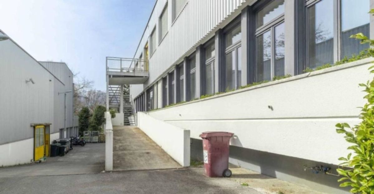 BÂTIMENT MULTIFONCTIONNEL DE 3 NIVEAUX À MEYRIN - 9