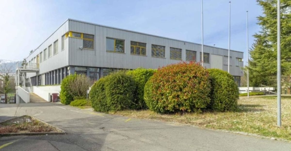 BÂTIMENT MULTIFONCTIONNEL DE 3 NIVEAUX À MEYRIN - 0
