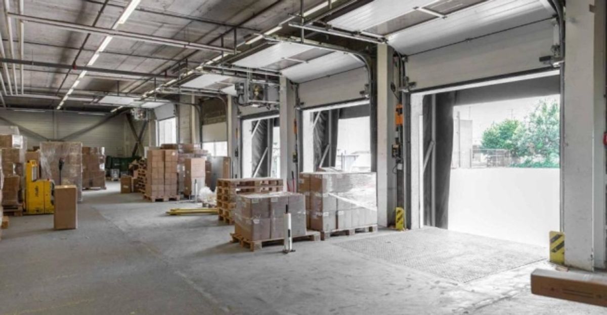 RARE ! Surface de stockage de 467m² au centre de Genève - 5