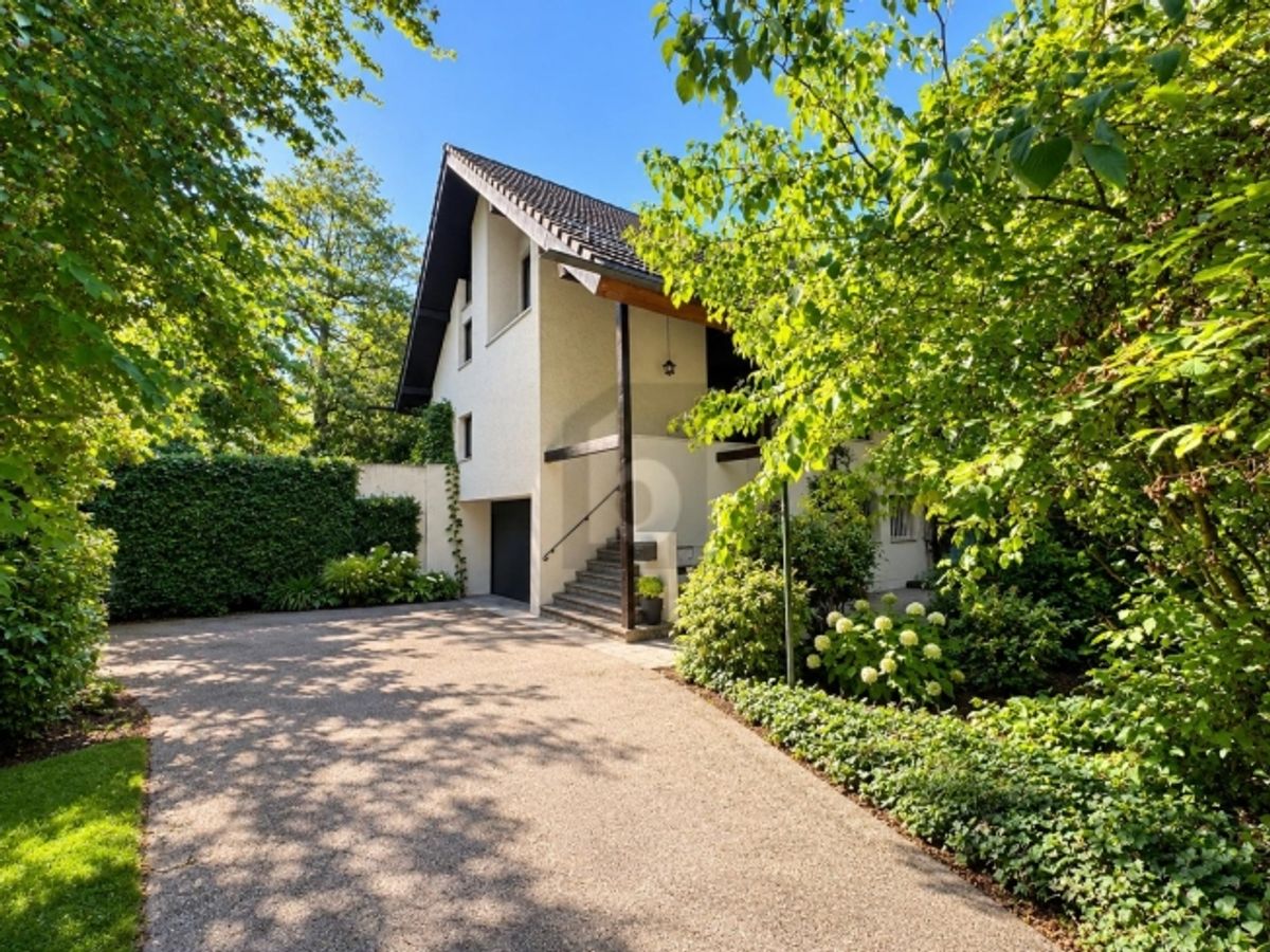 RUHIG, PRIVAT, MIT AUSSICHT - 1