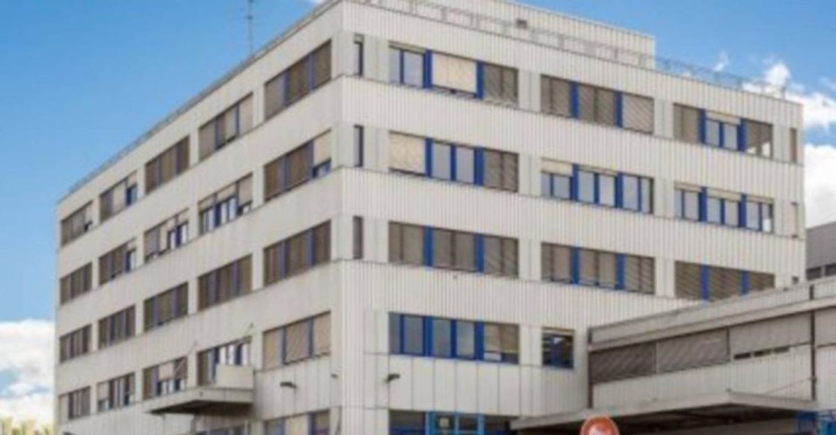 Locaux de 1016  m2 au 2ème étage Zone FTI - 7