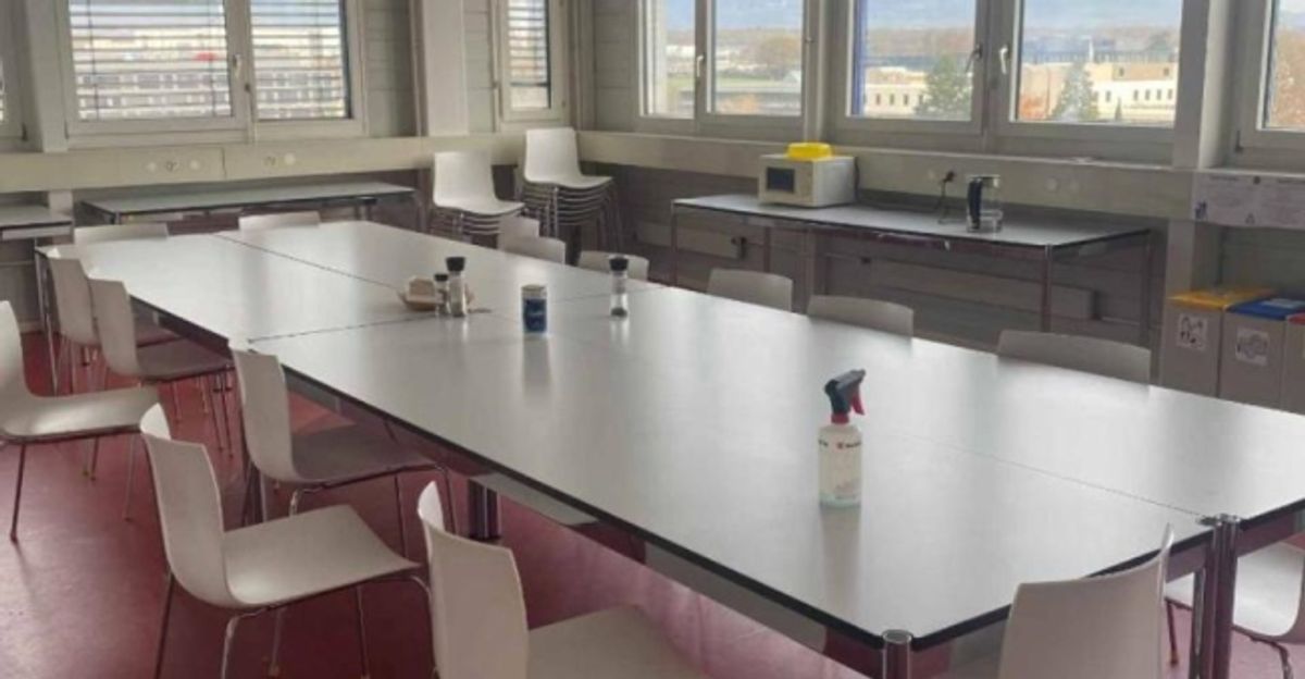 Locaux de 1016  m2 au 2ème étage Zone FTI - 4