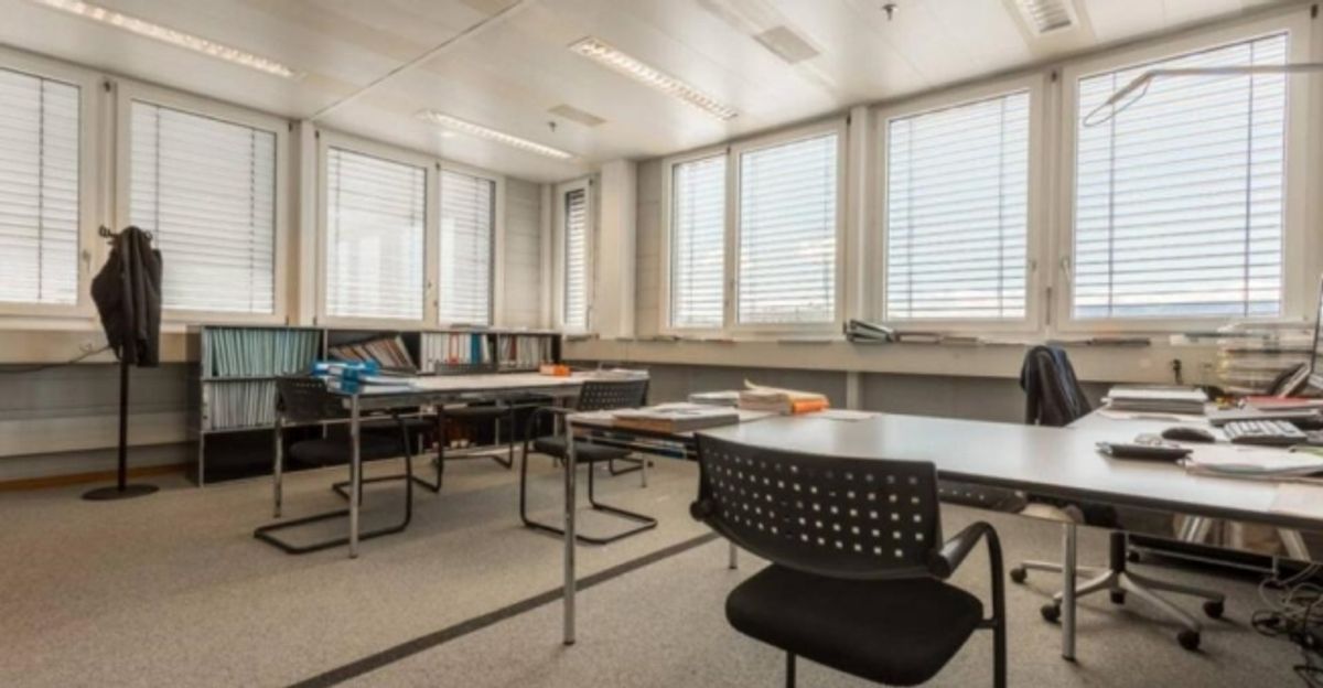 Locaux de 1016  m2 au 2ème étage Zone FTI - 5