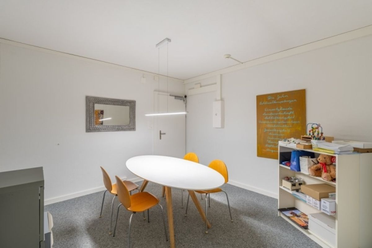 Büro-Praxis-Geschäfts-Räumlichkeiten (4 Räume+WC) ca. 97m2 im EG - 3