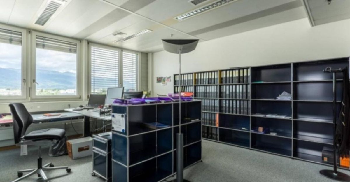 Bureaux de 130 m2  en  Zone FTI - 4
