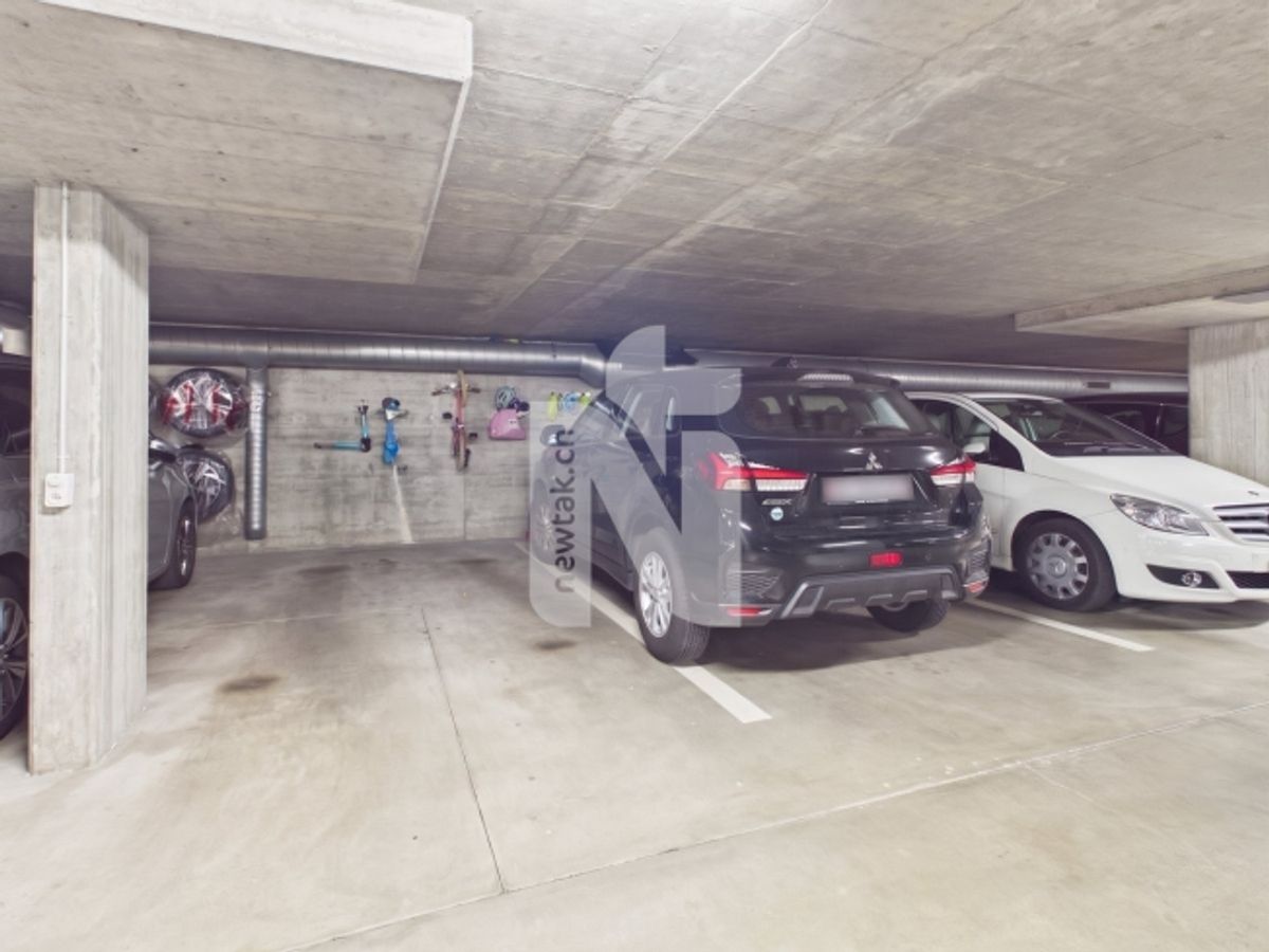 Ruhig, zentral, mit Lift, Hobbyraum und Tiefgaragenplatz - Rundumblick ins Grüne - 12