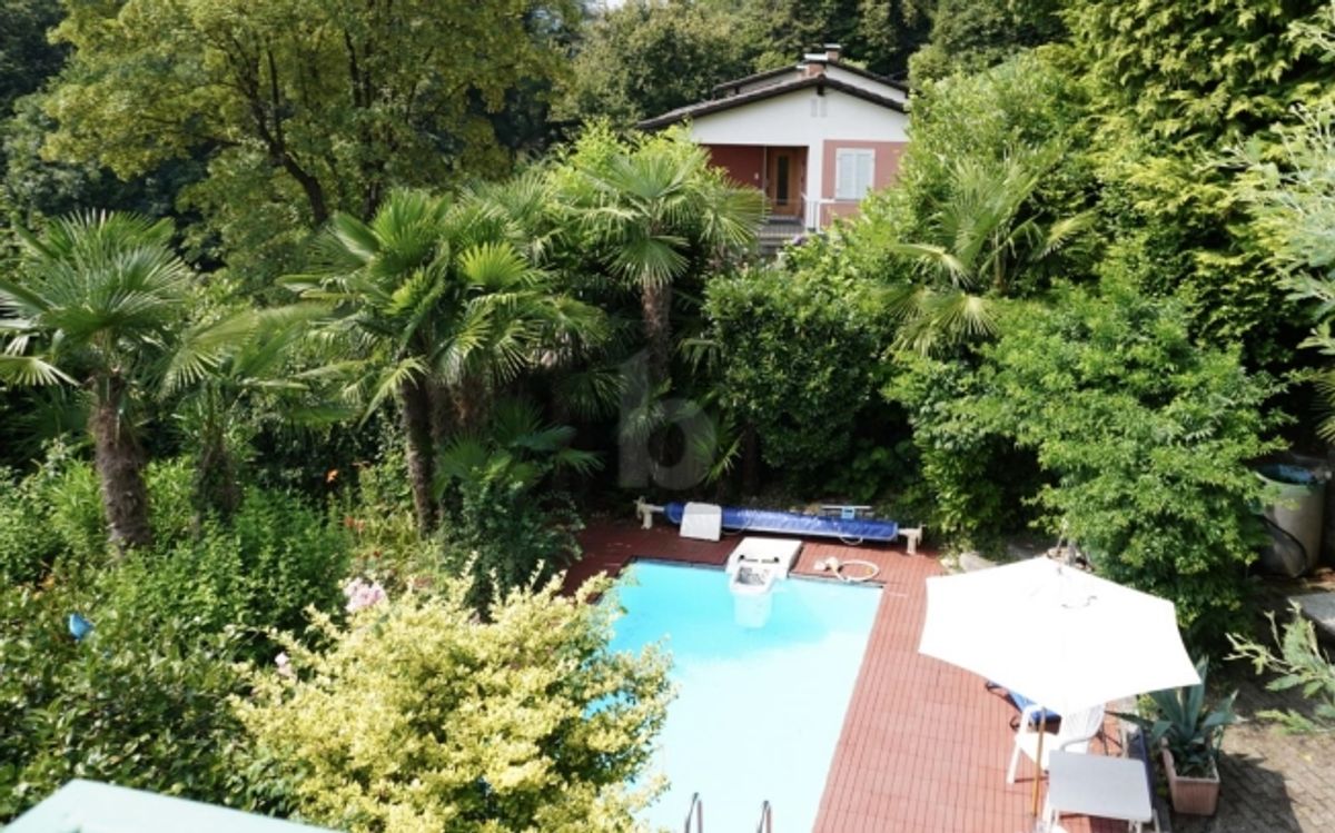 CON GIARDINO E PISCINA - 2