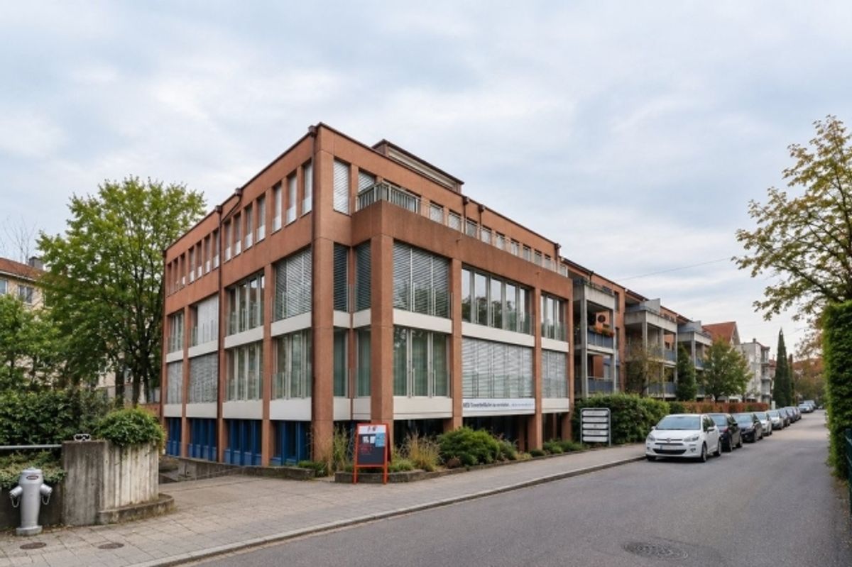 Frischsanierte 2.5-Zimmerwohnung in Stadtnähe - 0