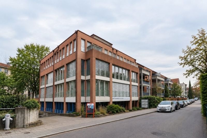 Frischsanierte 2.5-Zimmerwohnung in Stadtnähe - 1