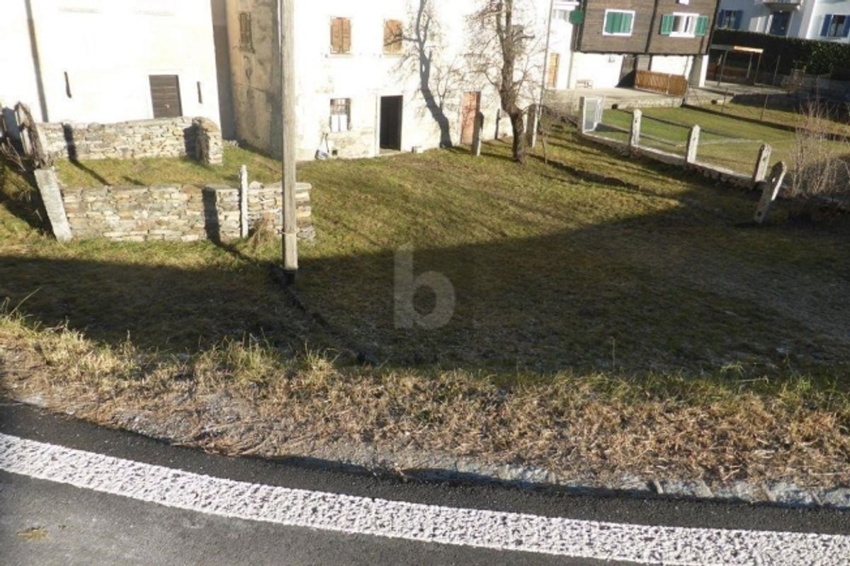 CON MOLTO POTENZIALE E AMPIO GIARDINO - 4