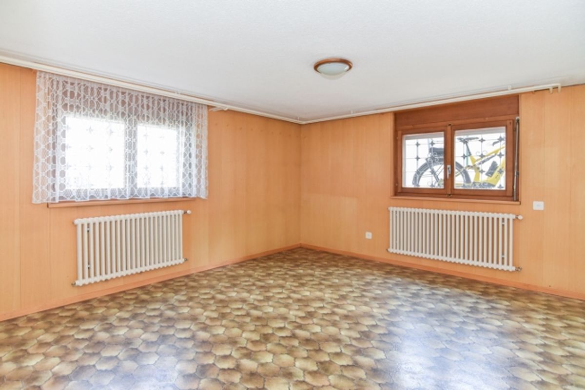 Gepflegtes Zweifamilienhaus zur Umnutzung als grosses Einfamilienhaus - 9