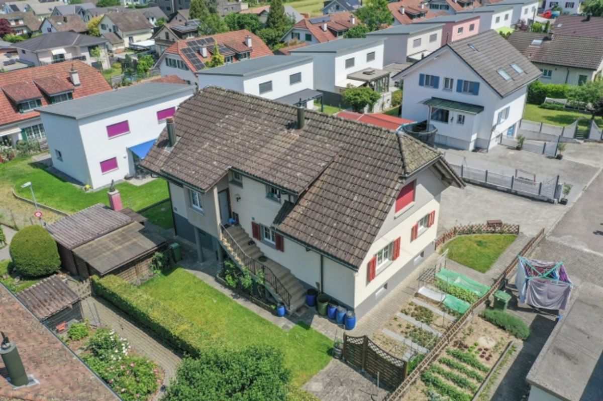 Gepflegtes Zweifamilienhaus zur Umnutzung als grosses Einfamilienhaus - 14