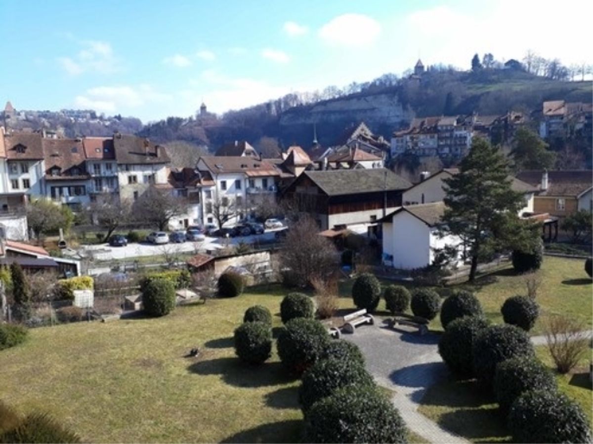 Charmant 3.5 pièces en vieille-ville de Fribourg! - 0