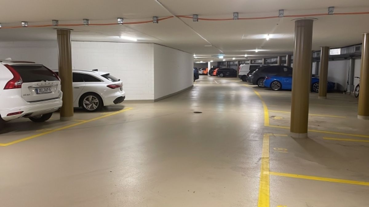 Garagenparkplatz zentral in 8045 Zürich / Sihlcity mieten! - 1