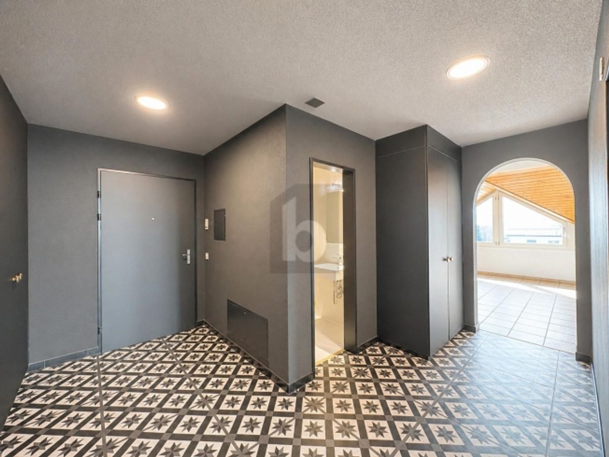 PREISHAMMER! FRISCH RENOVIERT MIT GROSSER TERRASSE - 3