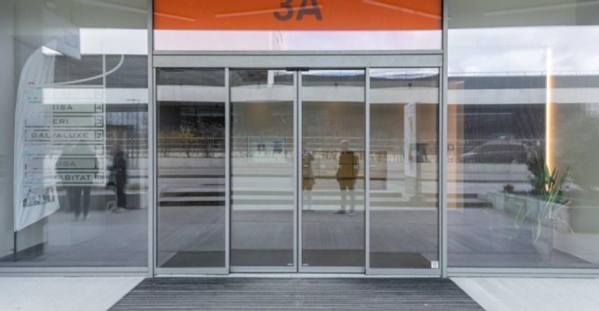 Surface de bureaux-Atelier de 900m2 neuve à Meyrin - FTI - 5
