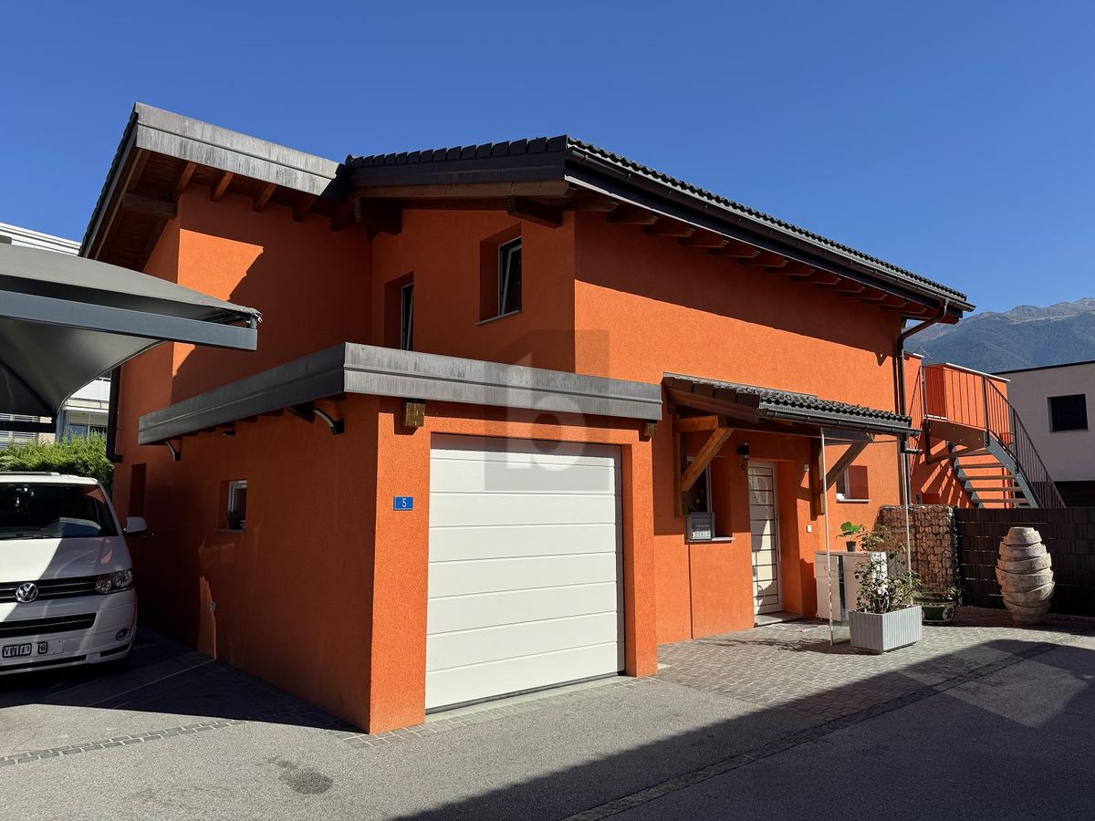 PRIX TOP, MODERNE AVEC JARDIN ET TERRASSES - 0
