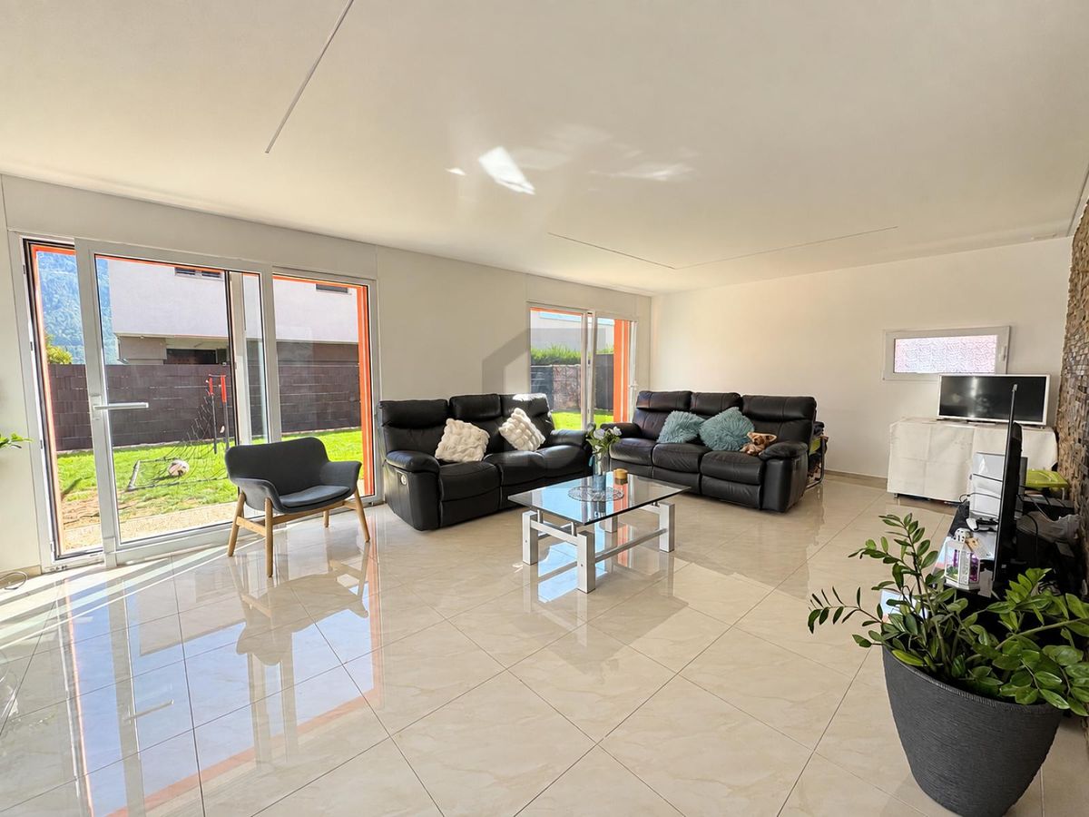 PRIX TOP, MODERNE AVEC JARDIN ET TERRASSES - 2