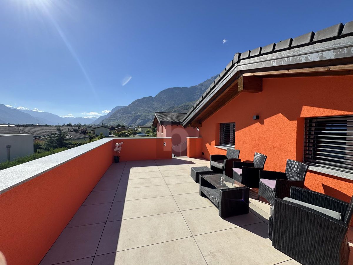 PRIX TOP, MODERNE AVEC JARDIN ET TERRASSES - 3