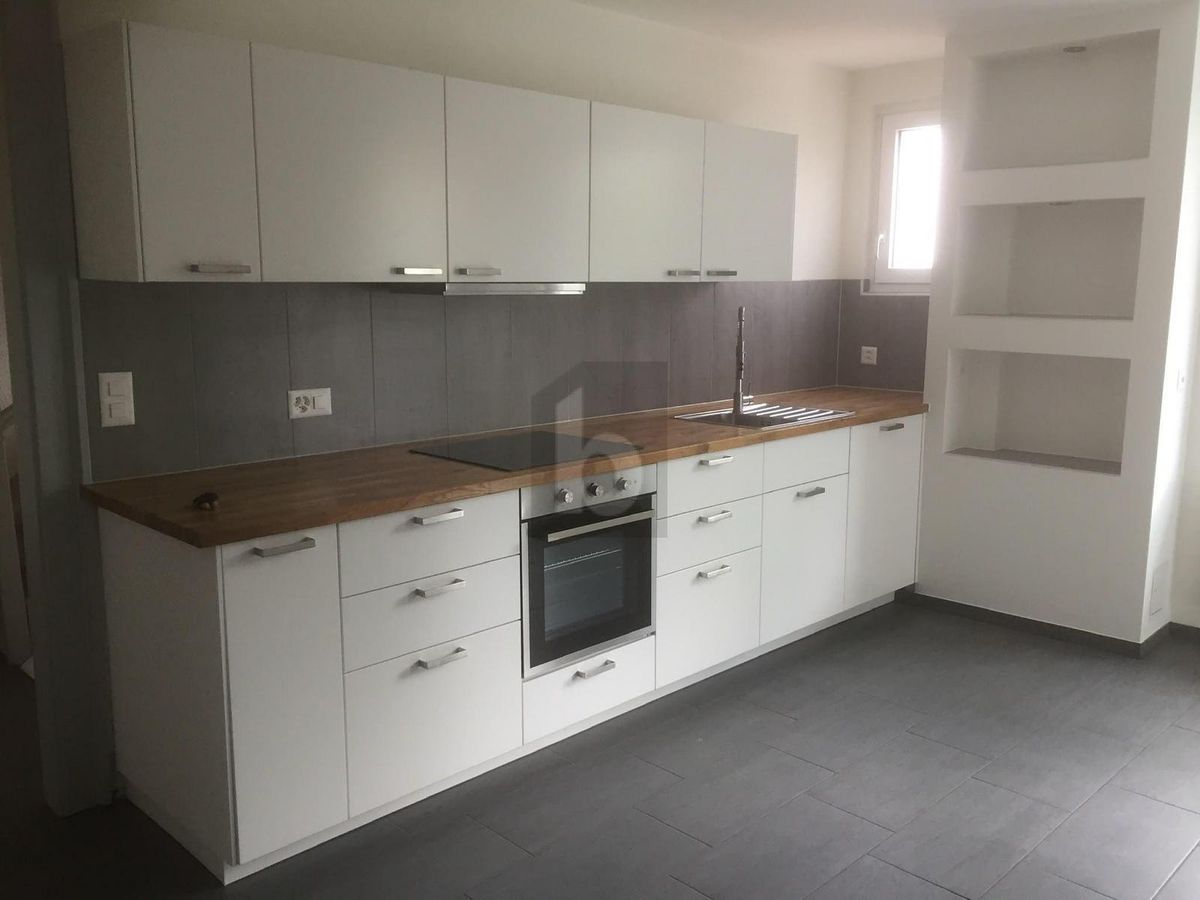HABITATION AVEC ESPACE DE VIE LUMINEUX - 2