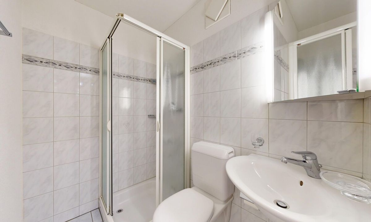 Grosszügige 5.5-Zimmer-Wohnung mit Balkon und viel Potenzial - 9