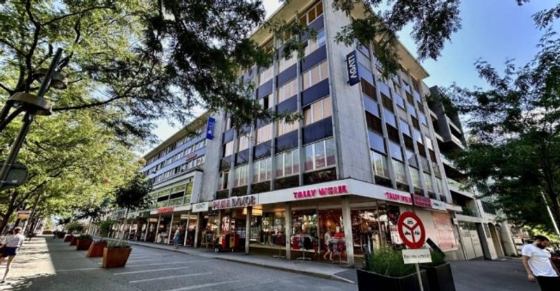 Dépôt, stockage de 1000 m2 div. dès 500 m2 à louer à l'hypercentre de Sion - 5