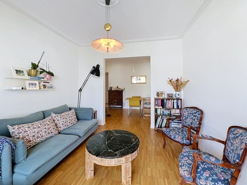 Charmante 4,5-Zimmer-Wohnung mit Stuckaturen und aussergewöhnlicher Raumhöhe - 4