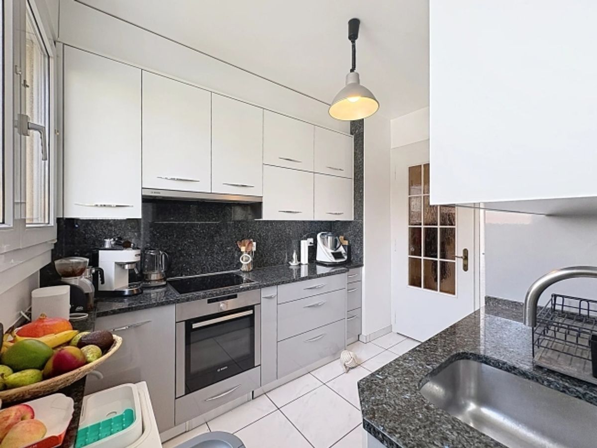 Charmante 4,5-Zimmer-Wohnung mit Stuckaturen und aussergewöhnlicher Raumhöhe - 7
