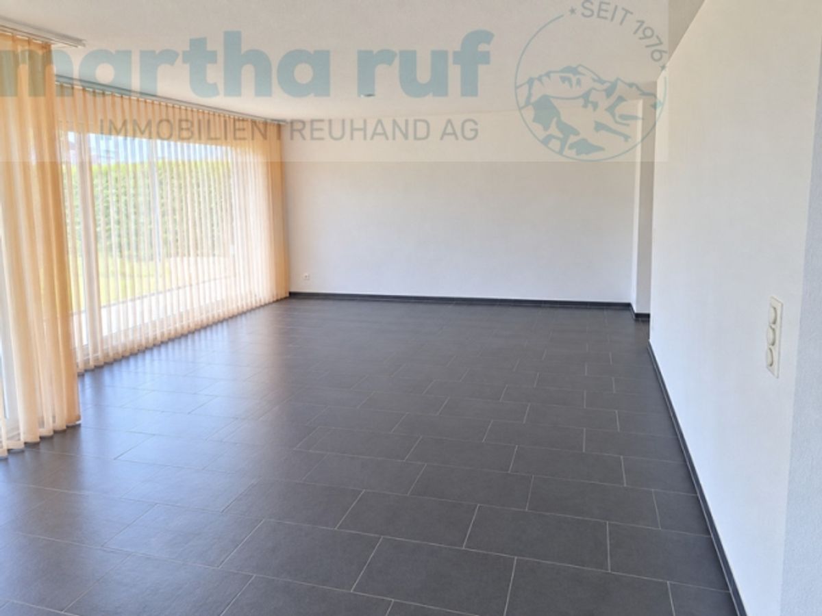Helle, grosszügige 4.5-Zimmer-Wohnung mit grossem Gartensitzplatz - 1