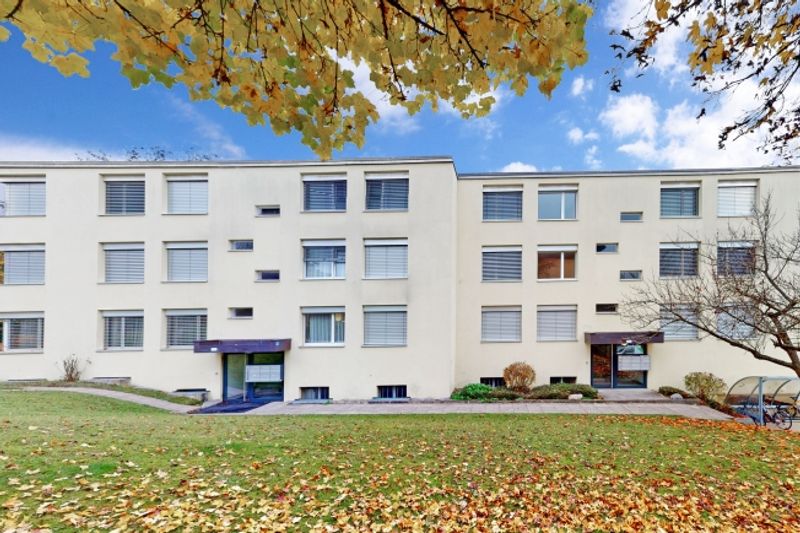 Grosszügige Familienwohnung mit Sicht ins Grüne - 1