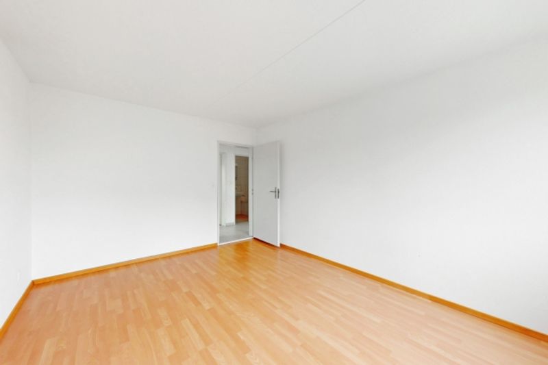 Grosszügige Familienwohnung mit Sicht ins Grüne - 7