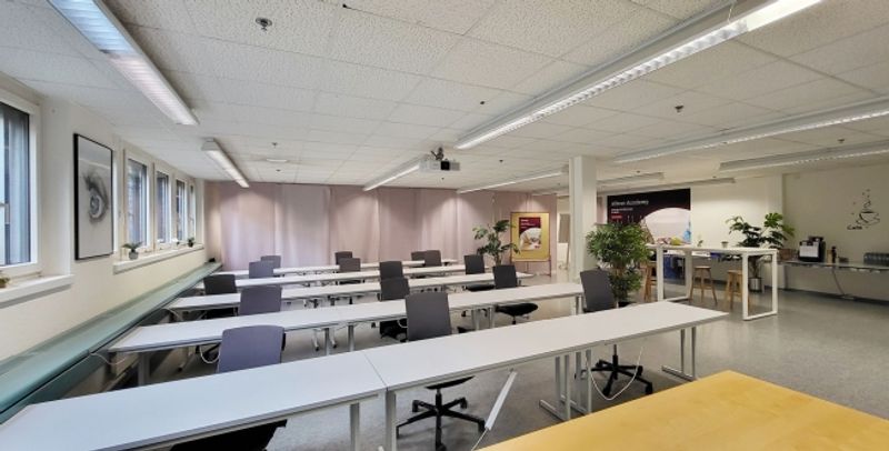 Spannende Gewerbe-/Bürofläche im EG für Schulung und Ausbildung! - 2