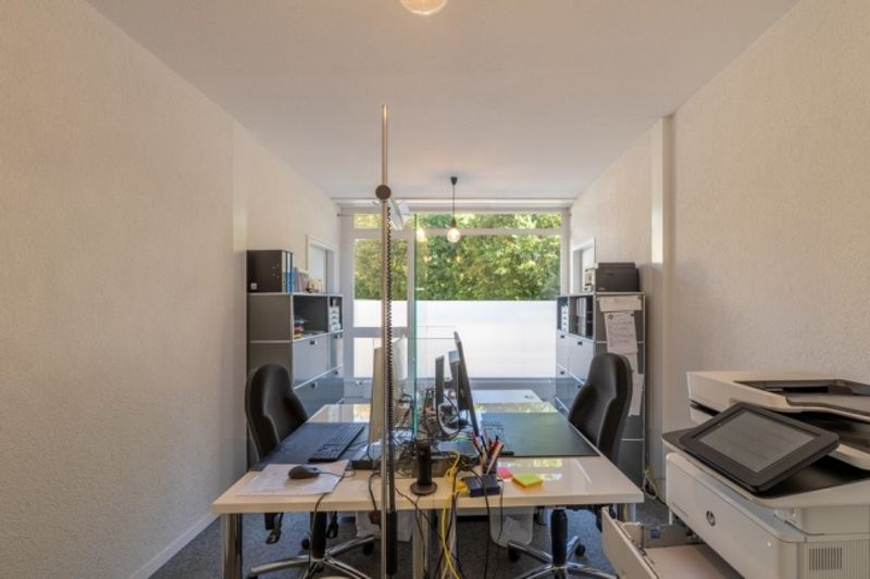 Büro-Praxis-Geschäfts-Räumlichkeiten (4 Räume+WC) ca. 97m2 im EG - 3