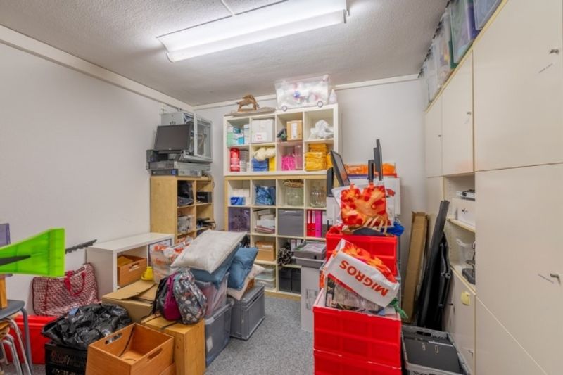 Büro-Praxis-Geschäfts-Räumlichkeiten (4 Räume+WC) ca. 97m2 im EG - 5