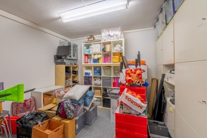 Büro-Praxis-Geschäfts-Räumlichkeiten (4 Räume+WC) ca. 97m2 im EG - 5